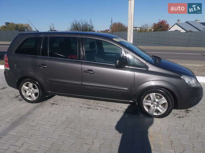 Мінівен Opel Zafira 2011 в Львові