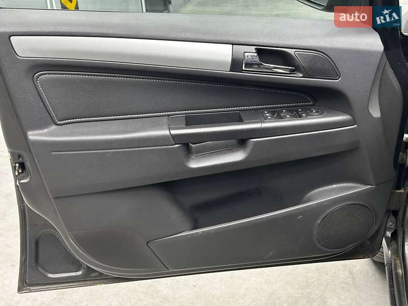 Минивэн Opel Zafira 2010 в Черновцах