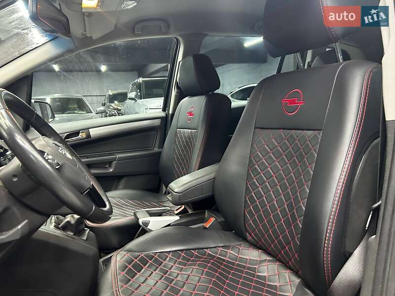 Минивэн Opel Zafira 2010 в Черновцах