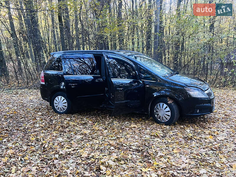 Минивэн Opel Zafira 2005 в Борщеве