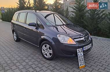 Минивэн Opel Zafira 2009 в 