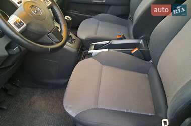 Минивэн Opel Zafira 2009 в 
