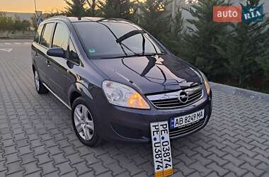Минивэн Opel Zafira 2009 в 