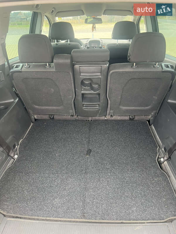 Минивэн Opel Zafira 2011 в Краковце фото 24 Минивэн Opel Zafira 2011 в Краковце