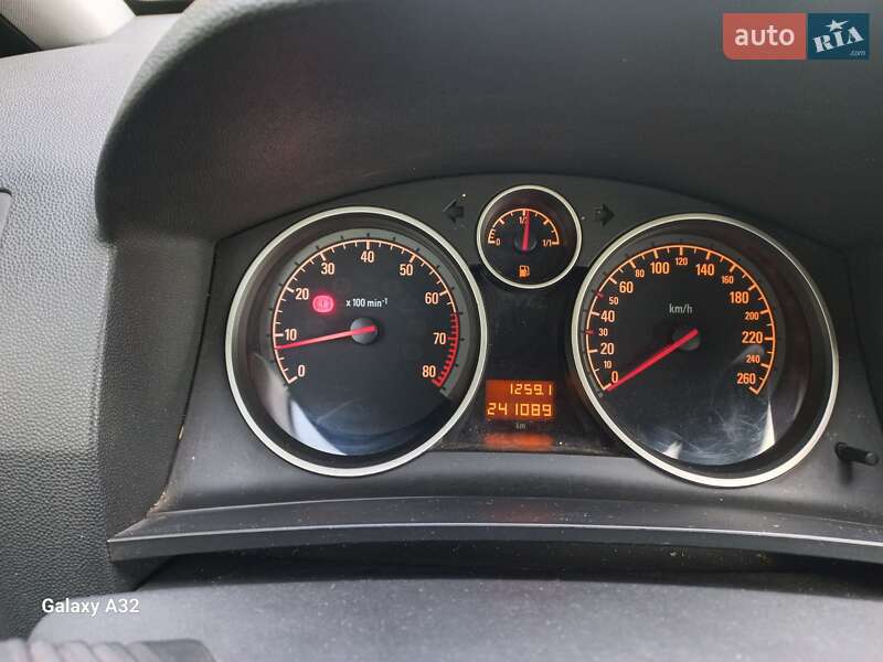 Минивэн Opel Zafira 2005 в Луцке