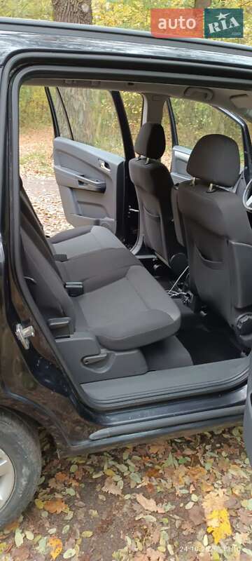 Минивэн Opel Zafira 2009 в Коростене