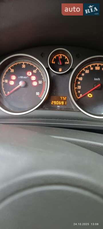 Минивэн Opel Zafira 2009 в Коростене