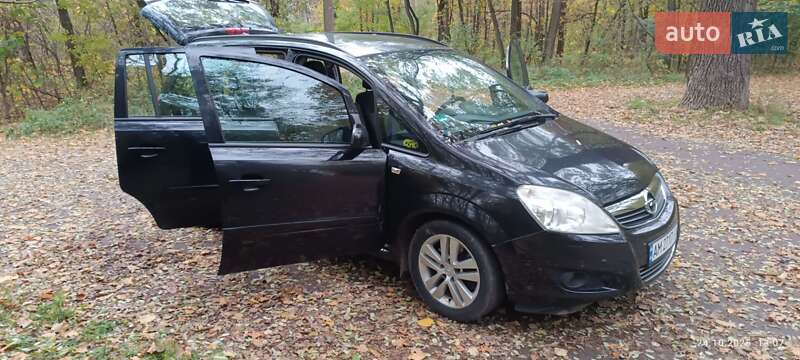 Минивэн Opel Zafira 2009 в Коростене