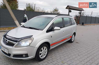 Минивэн Opel Zafira 2007 в  фото 3 Минивэн Opel Zafira 2007 в