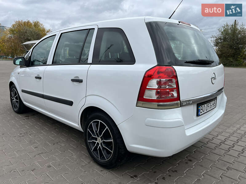 Минивэн Opel Zafira 2011 в Кривом Роге
