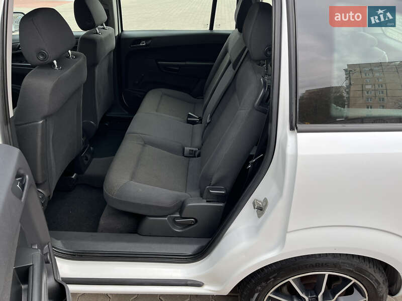 Минивэн Opel Zafira 2011 в Кривом Роге
