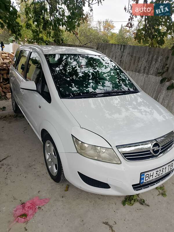 Мінівен Opel Zafira 2008 в Сараті