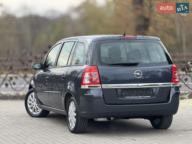 Минивэн Opel Zafira 2010 в Дрогобыче