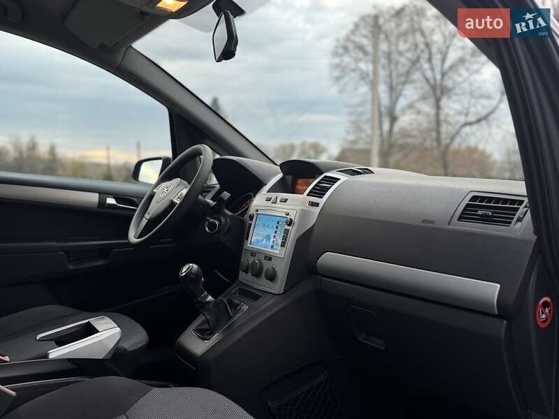 Минивэн Opel Zafira 2010 в Дрогобыче