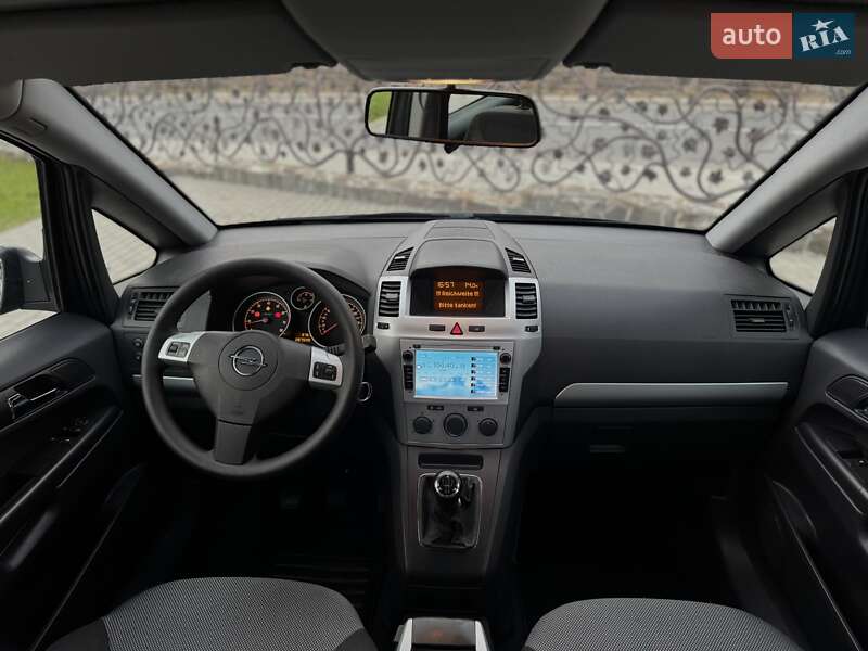 Минивэн Opel Zafira 2010 в Дрогобыче
