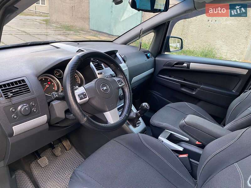 Мінівен Opel Zafira 2010 в Вінниці
