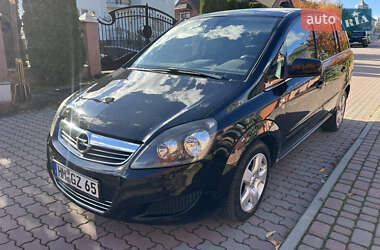 Мінівен Opel Zafira 2010 в Чернівцях
