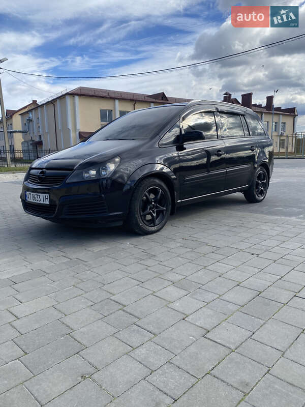 Минивэн Opel Zafira 2006 в Ивано-Франковске