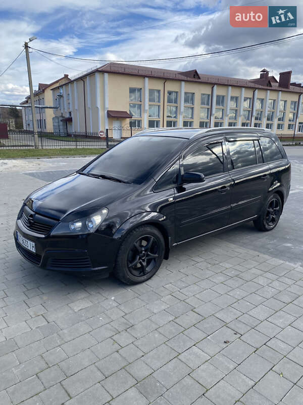 Минивэн Opel Zafira 2006 в Ивано-Франковске