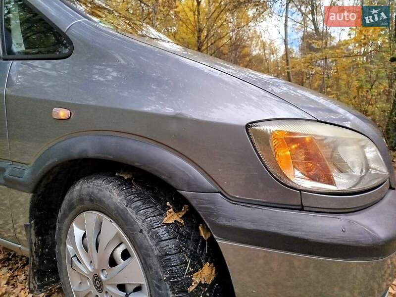 Минивэн Opel Zafira 2003 в Бориславе