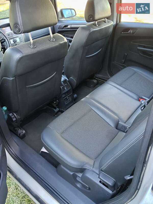 Минивэн Opel Zafira 2006 в Каменец-Подольском