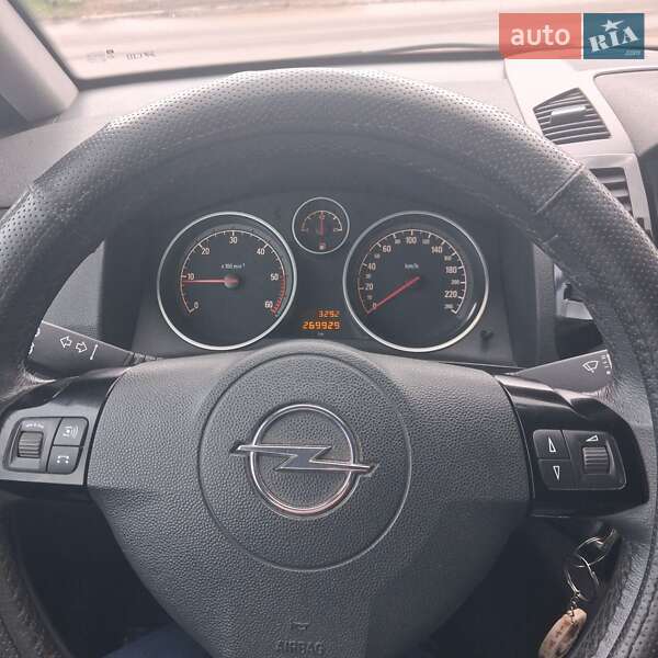 Минивэн Opel Zafira 2010 в Староконстантинове фото 19 Минивэн Opel Zafira 2010 в Староконстантинове