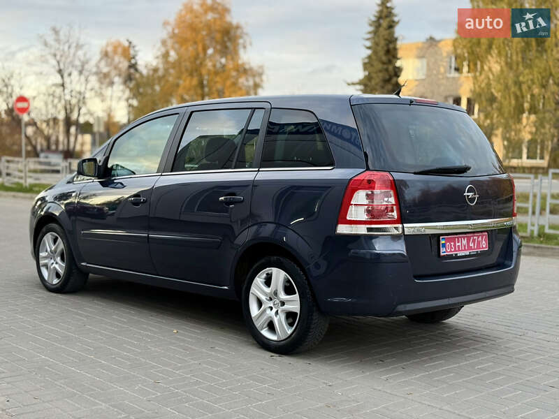Мінівен Opel Zafira 2011 в Тернополі