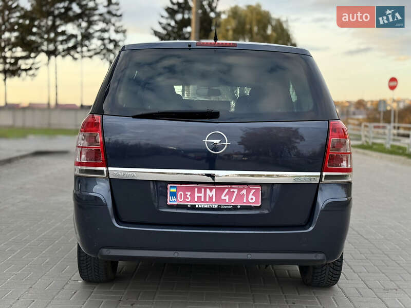 Мінівен Opel Zafira 2011 в Тернополі