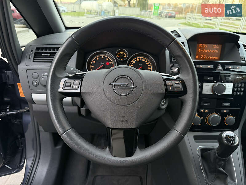 Мінівен Opel Zafira 2011 в Тернополі