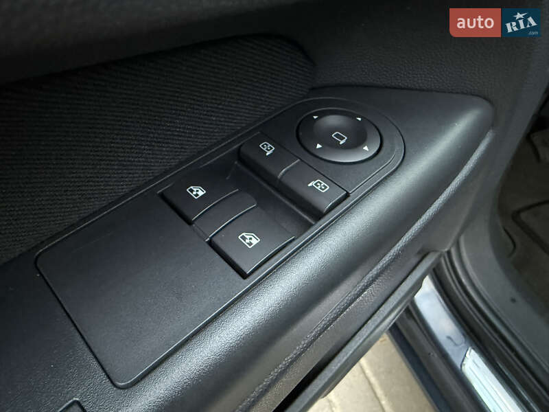 Мінівен Opel Zafira 2011 в Тернополі