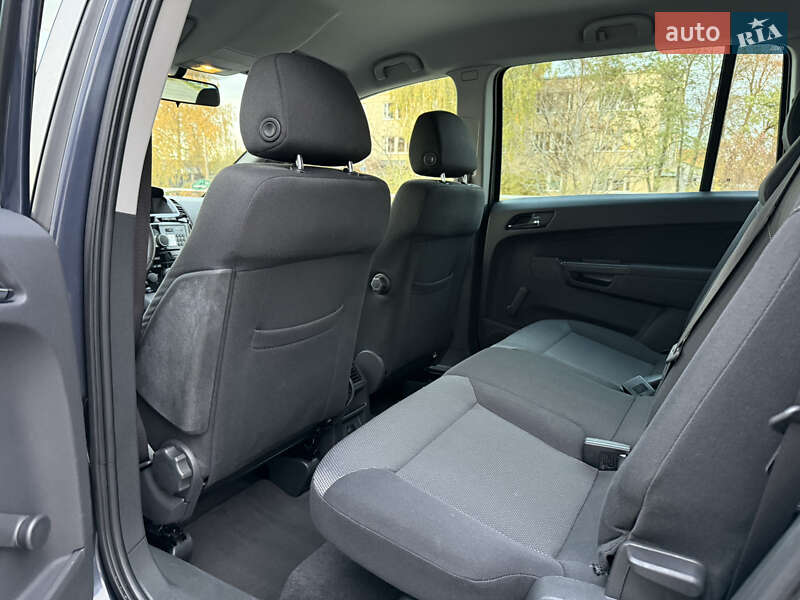 Мінівен Opel Zafira 2011 в Тернополі