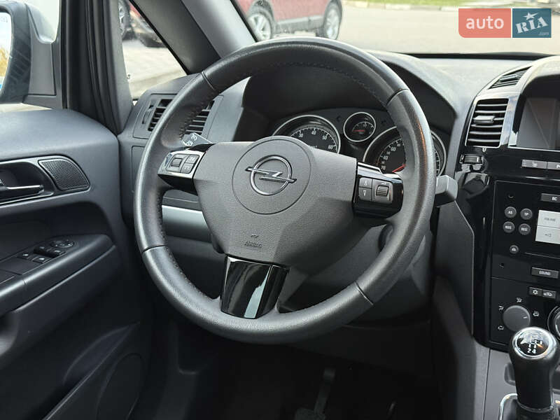 Мінівен Opel Zafira 2011 в Тернополі