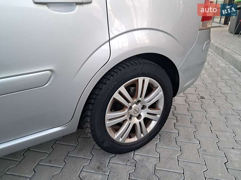 Минивэн Opel Zafira 2012 в Могилев-Подольске фото 37 Минивэн Opel Zafira 2012 в Могилев-Подольске