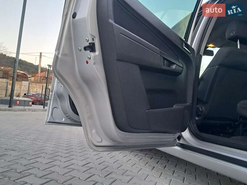 Минивэн Opel Zafira 2012 в Могилев-Подольске фото 41 Минивэн Opel Zafira 2012 в Могилев-Подольске