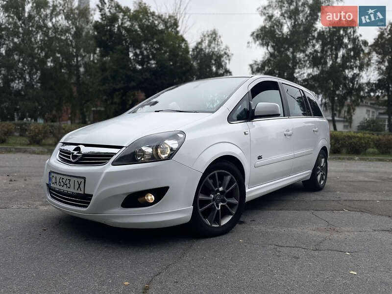 Мінівен Opel Zafira 2011 в Києві