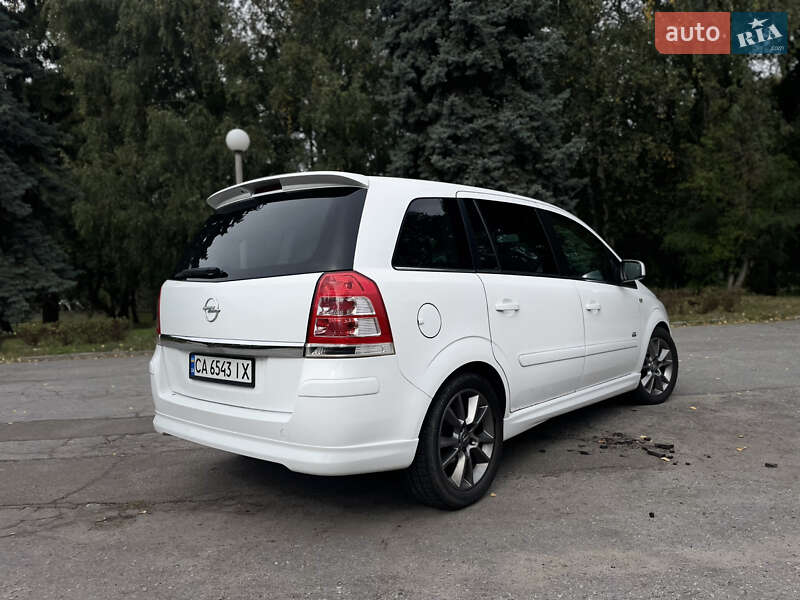 Мінівен Opel Zafira 2011 в Києві