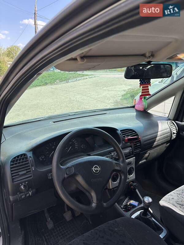 Минивэн Opel Zafira 2002 в Житомире
