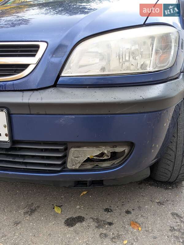 Минивэн Opel Zafira 2003 в Николаеве