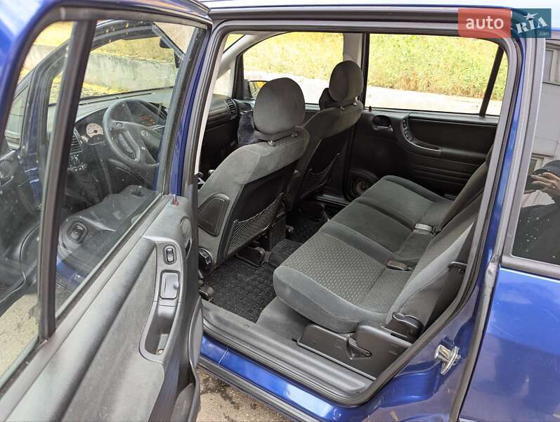 Минивэн Opel Zafira 2003 в Николаеве
