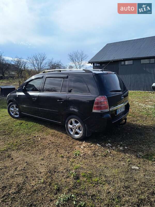 Минивэн Opel Zafira 2006 в Тлумаче