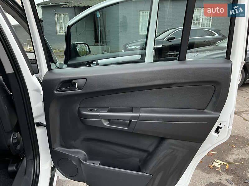 Минивэн Opel Zafira 2013 в Луцке фото 10 Минивэн Opel Zafira 2013 в Луцке