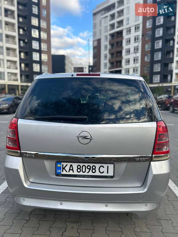 Минивэн Opel Zafira 2008 в Ирпене