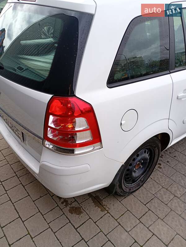 Минивэн Opel Zafira 2013 в Дрогобыче фото 6 Минивэн Opel Zafira 2013 в Дрогобыче