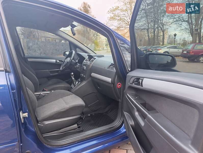 Мінівен Opel Zafira 2006 в Звягелі