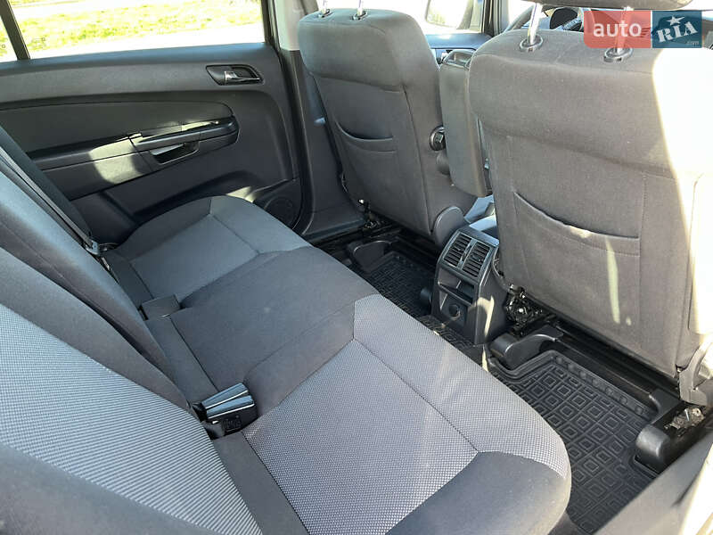 Мінівен Opel Zafira 2011 в Львові