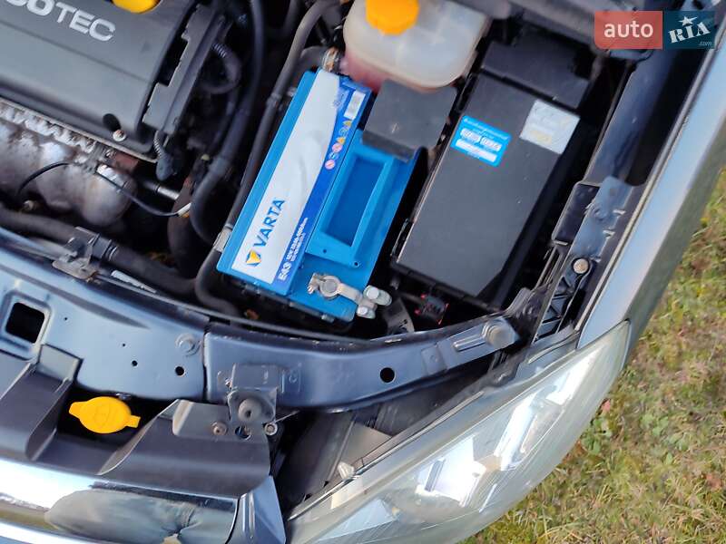 Минивэн Opel Zafira 2009 в Клевани фото 44 Минивэн Opel Zafira 2009 в Клевани