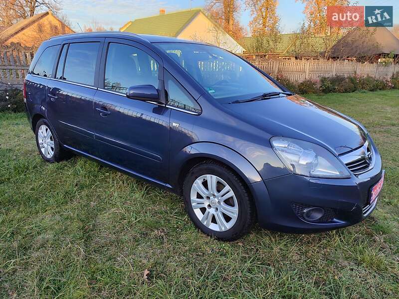 Минивэн Opel Zafira 2009 в Клевани фото 20 Минивэн Opel Zafira 2009 в Клевани