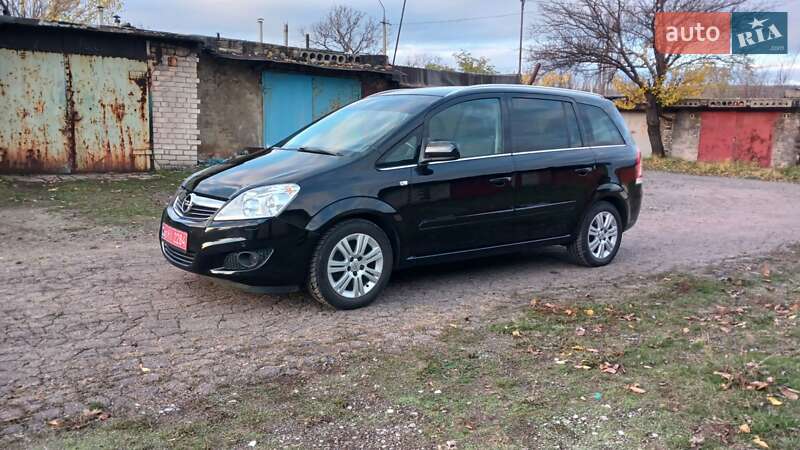 Минивэн Opel Zafira 2010 в Краматорске