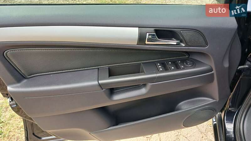 Минивэн Opel Zafira 2010 в Краматорске