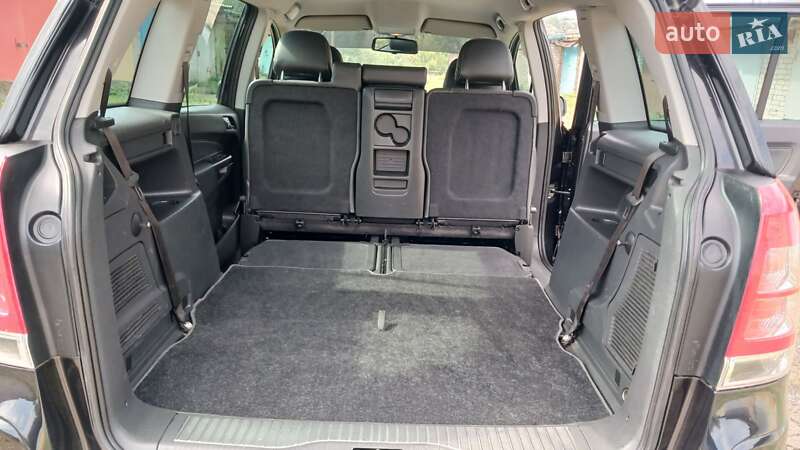 Минивэн Opel Zafira 2010 в Краматорске
